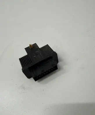 Citroen C3 Fuel pump relay 240107