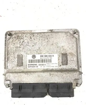 Volkswagen Polo IV 9N3 Engine control unit/module 03E906033R 3PG7002 5WP4422402