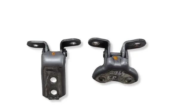 Toyota Auris E180 Front door upper hinge 