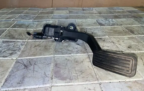 Mazda 6 Accelerator throttle pedal 1988003420