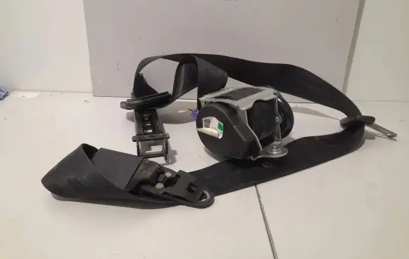 Audi A6 S6 C6 4F Front seatbelt 4F0857706