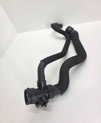 Engine coolant pipe/hose