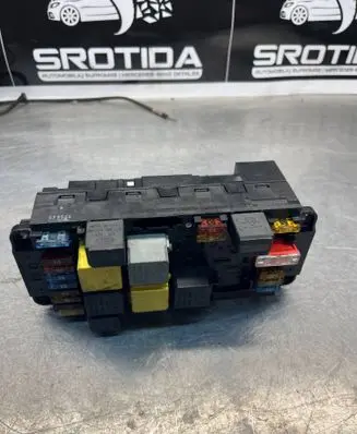 Mercedes-Benz C W203 Fuse box set 2035453001 5DK00848552