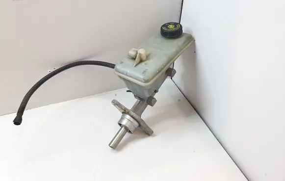 Renault Trafic II (X83) Master brake cylinder 32067008C
