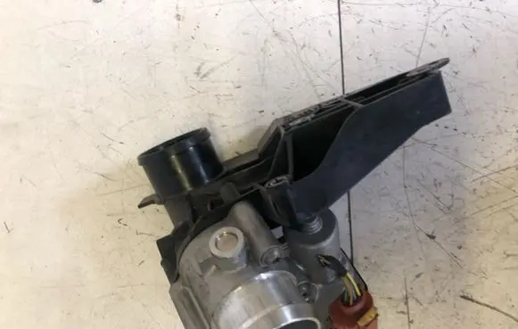 Ford Fiesta Throttle valve CM5G9F99FC