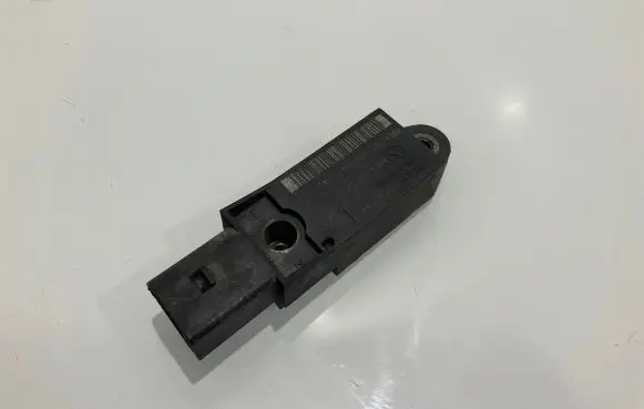 Mercedes-Benz E W211 Airbag deployment crash/impact sensor A0028202726 C25571203A4 0820272650