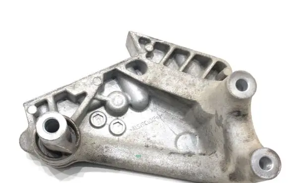 Skoda Octavia Mk3 (5E) Engine mounting bracket 04L199207