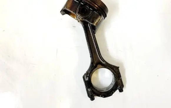 Opel Mokka Piston with connecting rod