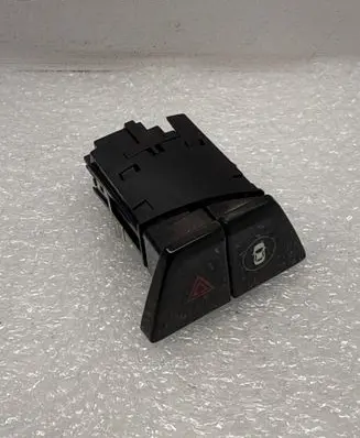 BMW 5 G30 G31 Hazard light switch 6993047 3474320104 14042610