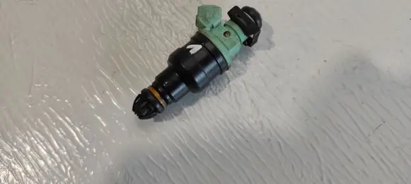 BMW 5 E39 Fuel injector 0280150415