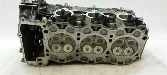Porsche 911 997 Engine head 9A110490300 9A110501303