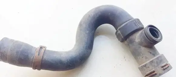 Engine coolant pipe/hose