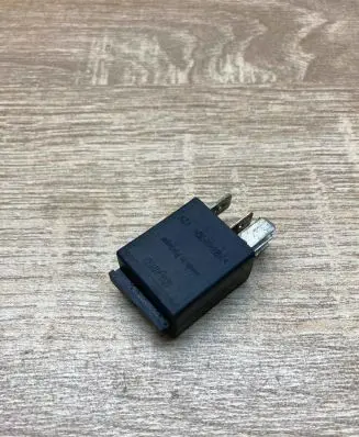 Seat Alhambra (Mk1) Other relay 7M0951253C 95VW10K705EA