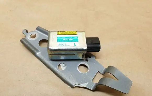 Lexus GS 300 350 430 450H Airbag deployment crash/impact sensor 8983030130