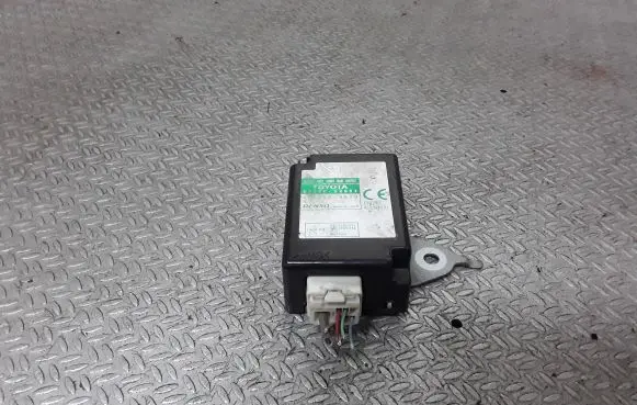 Lexus IS 220D-250-350 Door control unit/module 8974053051