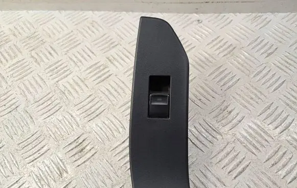 Toyota Verso Electric window control switch 8481005070 742310F040