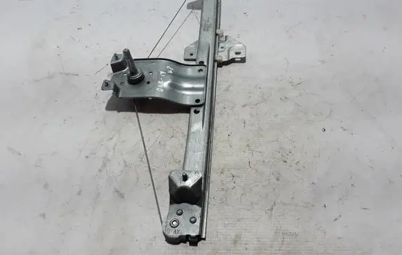 Dacia Dokker Front door manual window regulator 807215586R