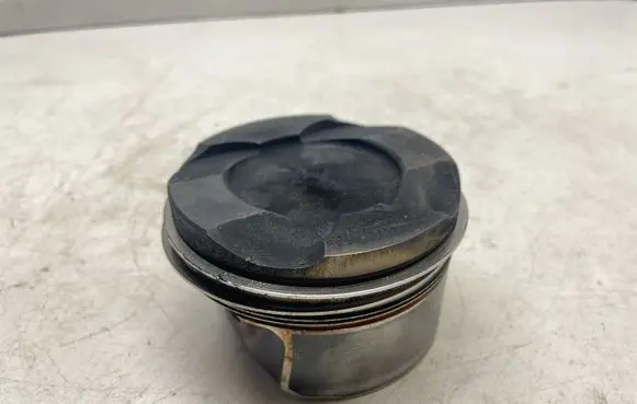 BMW X5 E70 Piston 