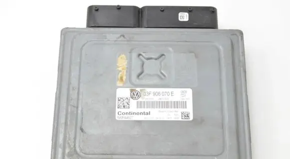 Volkswagen Polo V 6R Engine control unit/module 03F906070E