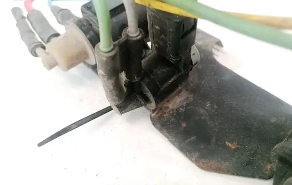 Dodge Journey Turbo solenoid valve 1K0906283A