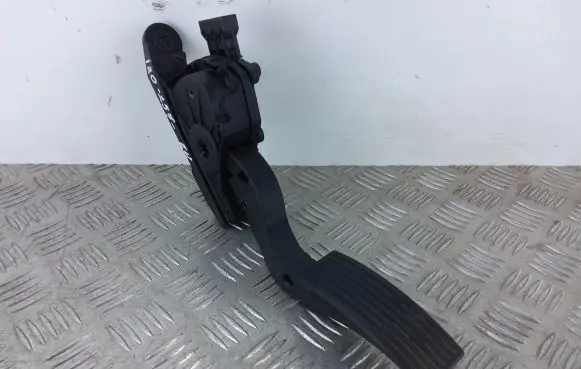 Hyundai i20 (BC3 BI3) Accelerator throttle pedal 327001RXXX