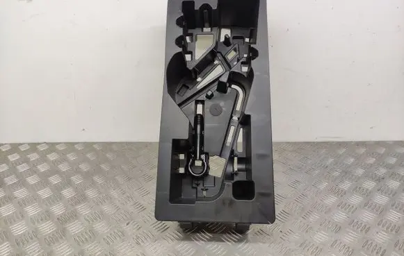 Toyota Aygo AB40 Tool box 