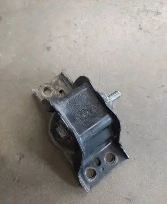 Nissan Note (E11) Engine mount bracket 8200281186