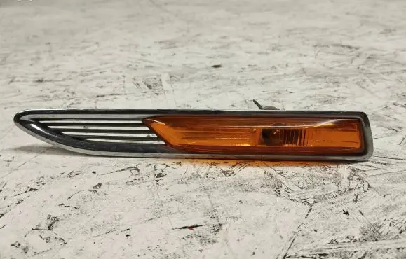 Ford Mondeo MK IV Front fender indicator light 7S7113K354BD