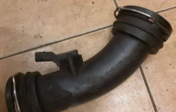 Volkswagen Transporter - Caravelle T5 Intercooler hose/pipe 7H0145955 0281002389 038806051B