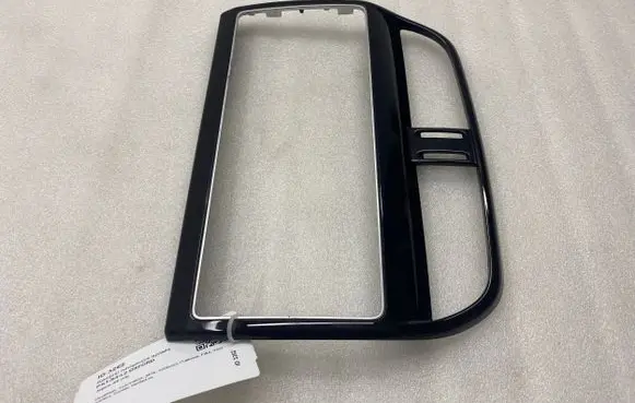 Radio/GPS head unit trim