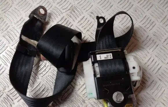 Mazda 2 Front seatbelt CK03611 IL0582 0436141