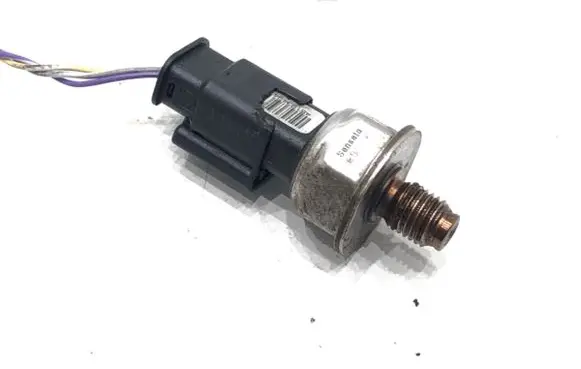 Peugeot 508 Fuel pressure sensor 9813735580