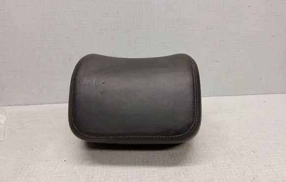 Volkswagen PASSAT B6 Front seat headrest 