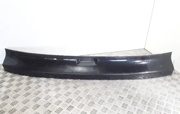 Honda CR-V Tailgate trim 74895SWWE010