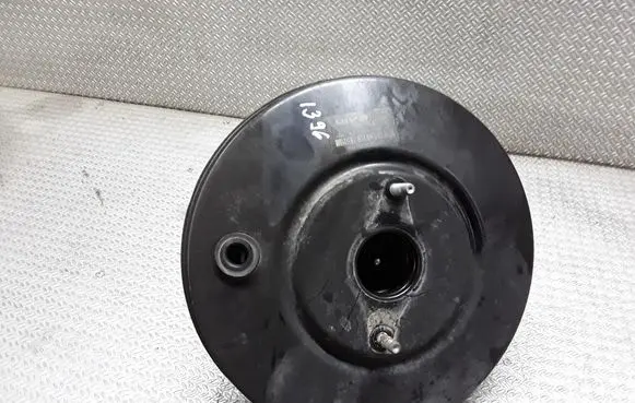 Renault Clio III Brake booster 8200674380