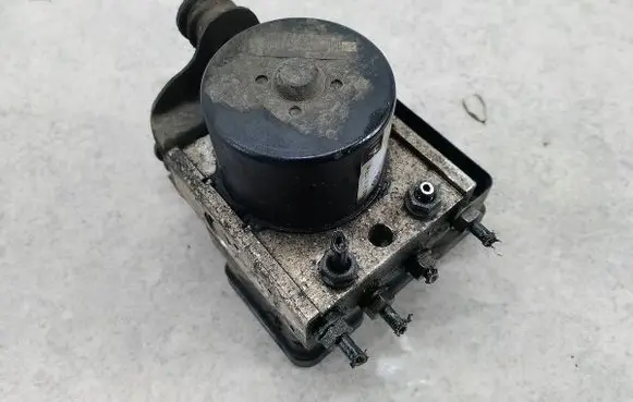 Volkswagen Jetta V ABS Pump 