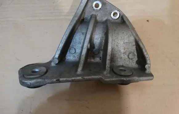 Maserati Levante Gearbox mount 670034567LEVANTE