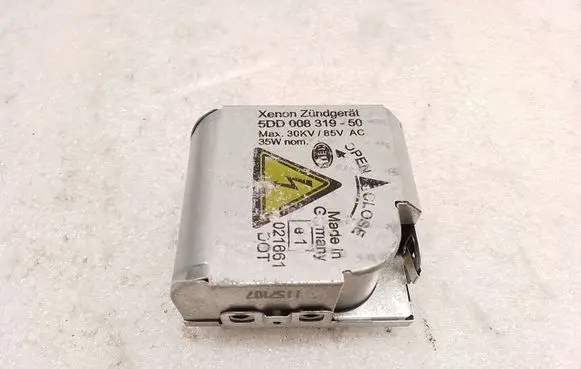 Headlight ballast module Xenon