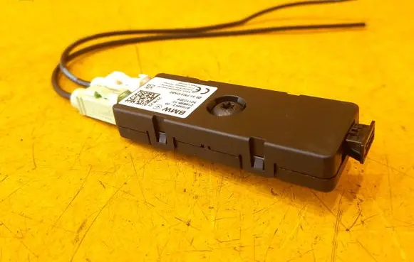 BMW 2 F44 Aerial antenna amplifier 8795943