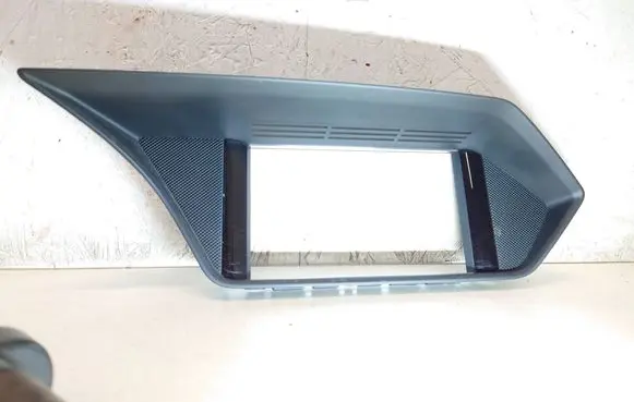 Mercedes-Benz E W212 Radio/GPS head unit trim A2126801436 2126801436