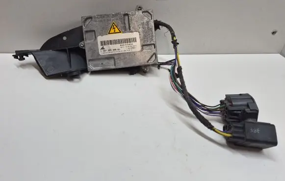 Volvo V50 Headlight ballast module Xenon 1307329098 1035500015 1304490559