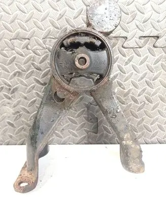 Mitsubishi Grandis Engine mount bracket MR594384