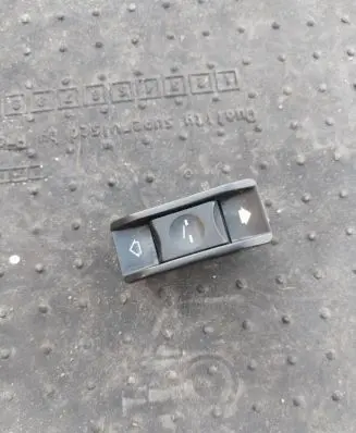 BMW 5 E39 Sunroof switch 8352182