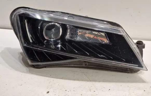 Skoda Superb B8 (3V) Headlight/headlamp 3V2941016A 1ZS01193924
