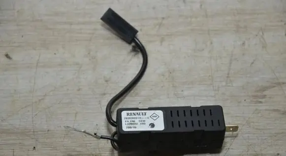 Renault Captur Aerial antenna amplifier 283630001r