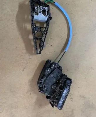 BMW X1 F48 F49 Front door lock 7281934