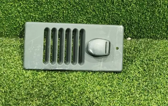 Rear air vent grill
