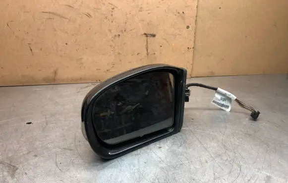 Mercedes-Benz C W203 Front door electric wing mirror 413133417
