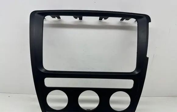 Skoda Octavia Mk2 (1Z) Radio/GPS head unit trim 1Z0858069C 00101113921040100