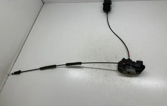 Nissan Note (E11) Front door lock
